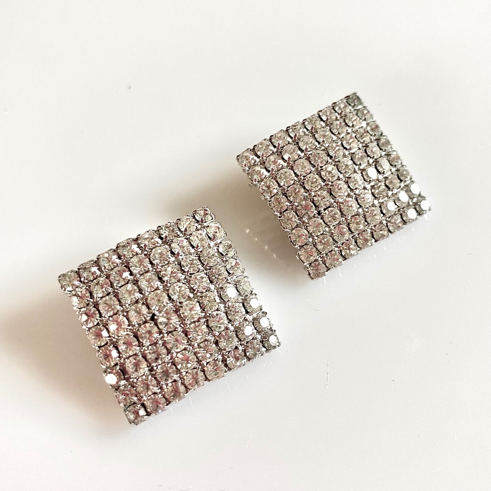 SPARKLY DRESS CLIP EARRINGS
